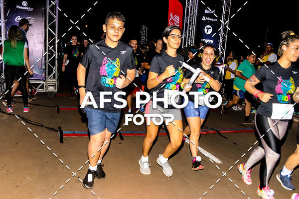 Buy your photos of the eventNeon Night Run 2019 - Brasilia on Fotop