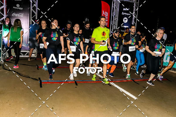 Buy your photos of the eventNeon Night Run 2019 - Brasilia on Fotop