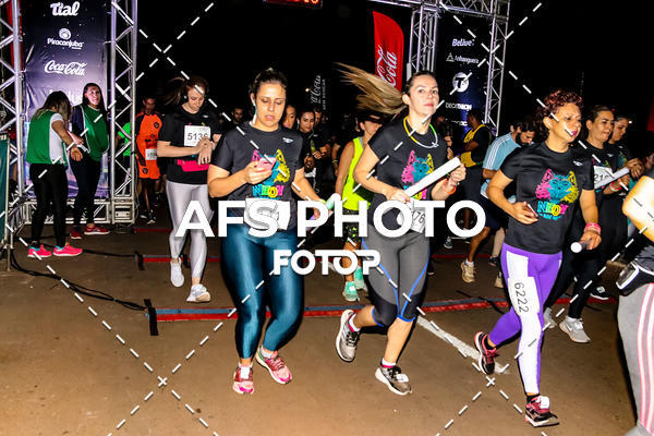 Buy your photos of the eventNeon Night Run 2019 - Brasilia on Fotop