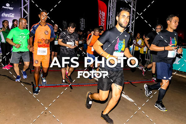 Buy your photos of the eventNeon Night Run 2019 - Brasilia on Fotop
