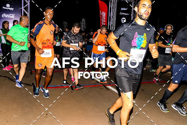Buy your photos of the eventNeon Night Run 2019 - Brasilia on Fotop