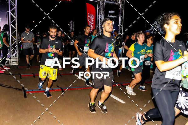 Buy your photos of the eventNeon Night Run 2019 - Brasilia on Fotop