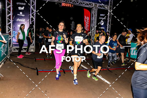 Buy your photos of the eventNeon Night Run 2019 - Brasilia on Fotop
