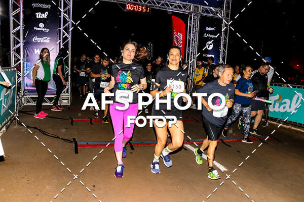 Buy your photos of the eventNeon Night Run 2019 - Brasilia on Fotop