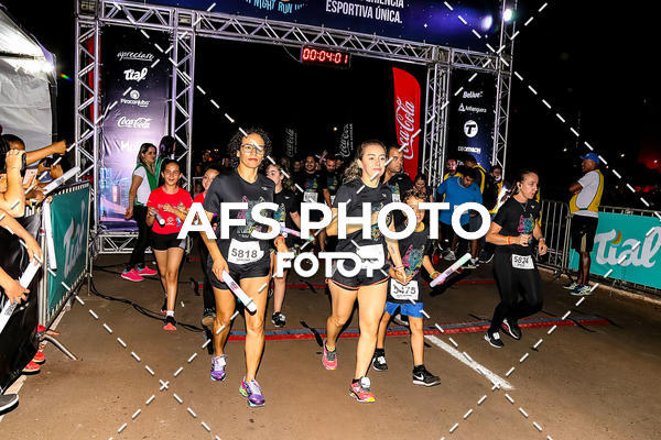 Buy your photos of the eventNeon Night Run 2019 - Brasilia on Fotop