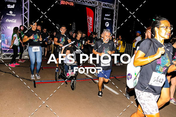 Buy your photos of the eventNeon Night Run 2019 - Brasilia on Fotop