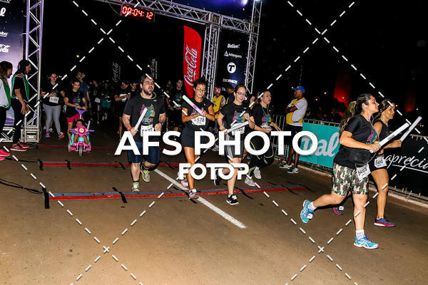 Buy your photos of the eventNeon Night Run 2019 - Brasilia on Fotop