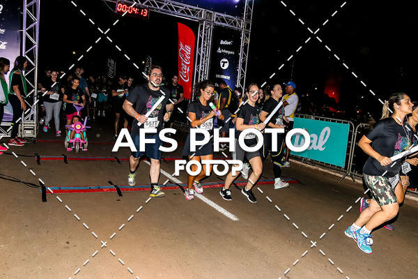 Buy your photos of the eventNeon Night Run 2019 - Brasilia on Fotop