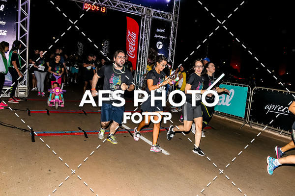 Buy your photos of the eventNeon Night Run 2019 - Brasilia on Fotop