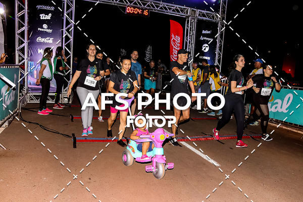Buy your photos of the eventNeon Night Run 2019 - Brasilia on Fotop