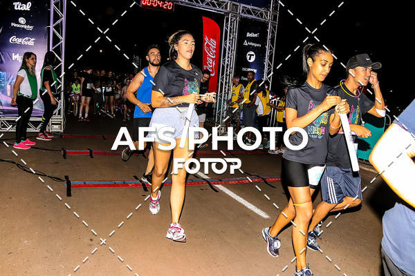 Buy your photos of the eventNeon Night Run 2019 - Brasilia on Fotop