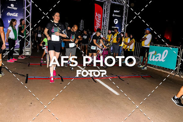 Buy your photos of the eventNeon Night Run 2019 - Brasilia on Fotop