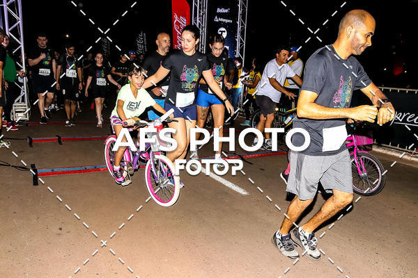 Buy your photos of the eventNeon Night Run 2019 - Brasilia on Fotop