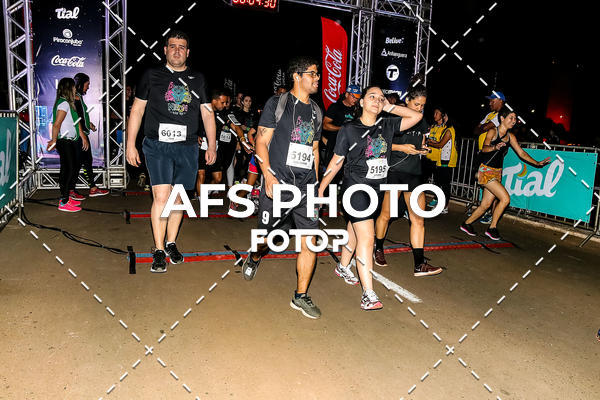 Buy your photos of the eventNeon Night Run 2019 - Brasilia on Fotop