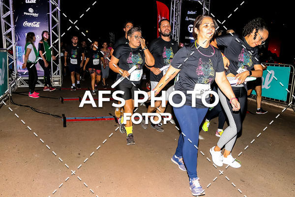 Buy your photos of the eventNeon Night Run 2019 - Brasilia on Fotop