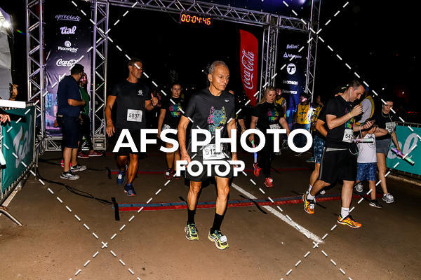 Buy your photos of the eventNeon Night Run 2019 - Brasilia on Fotop