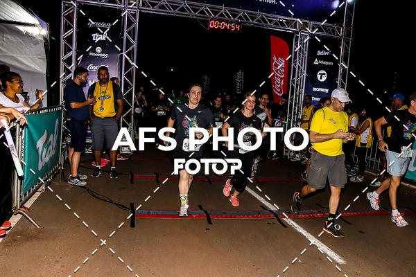 Buy your photos of the eventNeon Night Run 2019 - Brasilia on Fotop