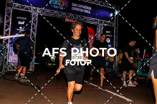 Buy your photos of the eventNeon Night Run 2019 - Brasilia on Fotop