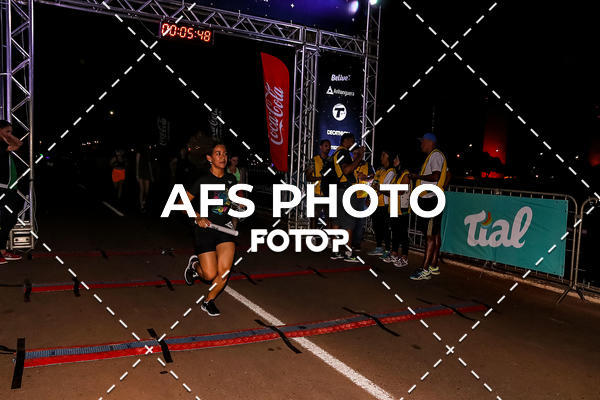 Buy your photos of the eventNeon Night Run 2019 - Brasilia on Fotop