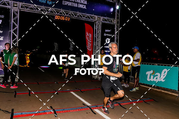 Buy your photos of the eventNeon Night Run 2019 - Brasilia on Fotop