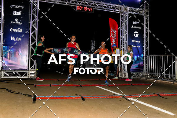 Buy your photos of the eventNeon Night Run 2019 - Brasilia on Fotop