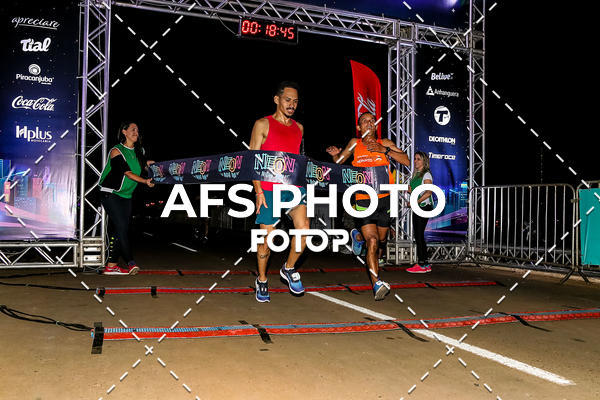 Buy your photos of the eventNeon Night Run 2019 - Brasilia on Fotop
