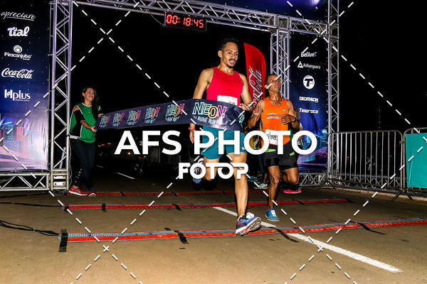 Buy your photos of the eventNeon Night Run 2019 - Brasilia on Fotop
