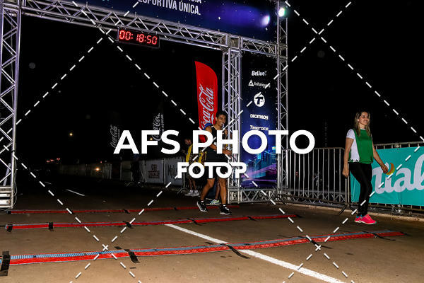 Buy your photos of the eventNeon Night Run 2019 - Brasilia on Fotop