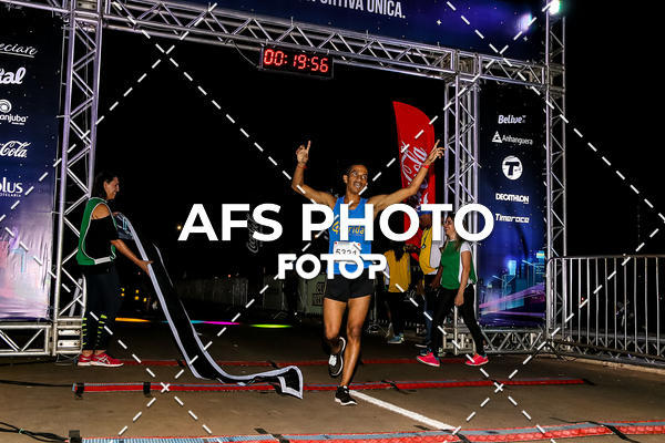 Buy your photos of the eventNeon Night Run 2019 - Brasilia on Fotop