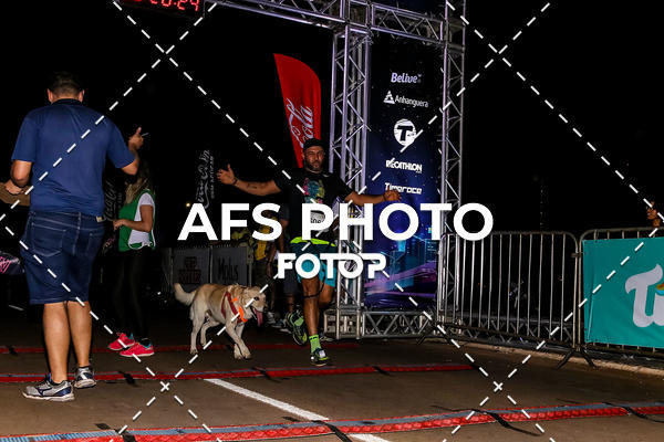 Buy your photos of the eventNeon Night Run 2019 - Brasilia on Fotop