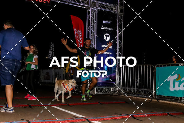 Buy your photos of the eventNeon Night Run 2019 - Brasilia on Fotop