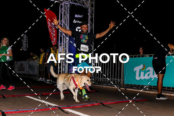 Buy your photos of the eventNeon Night Run 2019 - Brasilia on Fotop