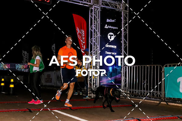 Buy your photos of the eventNeon Night Run 2019 - Brasilia on Fotop