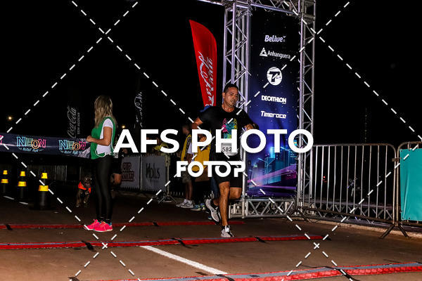 Buy your photos of the eventNeon Night Run 2019 - Brasilia on Fotop