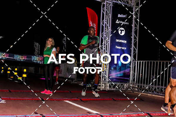Buy your photos of the eventNeon Night Run 2019 - Brasilia on Fotop