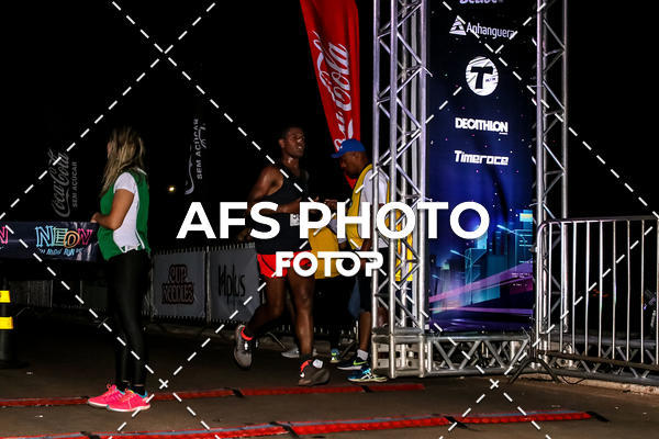 Buy your photos of the eventNeon Night Run 2019 - Brasilia on Fotop