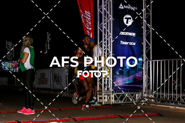 Buy your photos of the eventNeon Night Run 2019 - Brasilia on Fotop