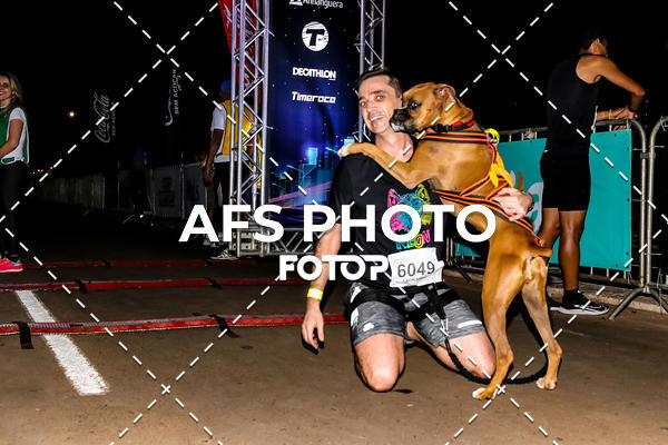 Buy your photos of the eventNeon Night Run 2019 - Brasilia on Fotop