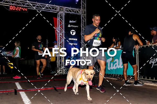 Buy your photos of the eventNeon Night Run 2019 - Brasilia on Fotop