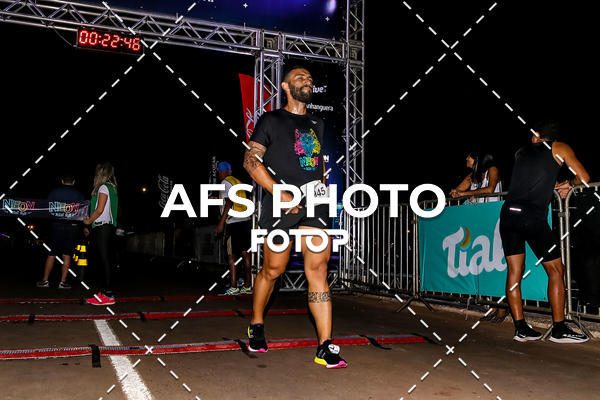 Buy your photos of the eventNeon Night Run 2019 - Brasilia on Fotop