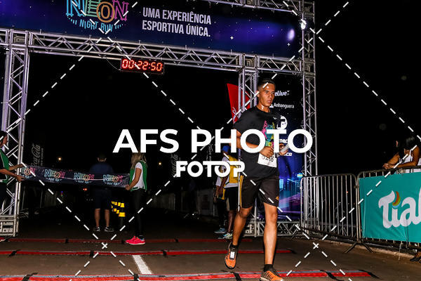 Buy your photos of the eventNeon Night Run 2019 - Brasilia on Fotop
