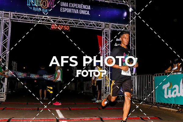 Buy your photos of the eventNeon Night Run 2019 - Brasilia on Fotop