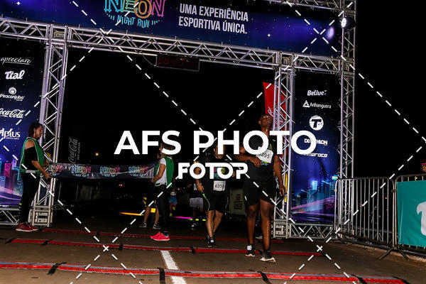 Buy your photos of the eventNeon Night Run 2019 - Brasilia on Fotop