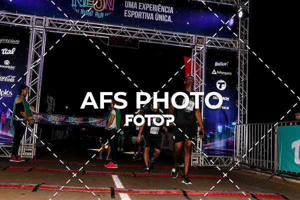 Buy your photos of the eventNeon Night Run 2019 - Brasilia on Fotop