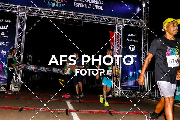 Buy your photos of the eventNeon Night Run 2019 - Brasilia on Fotop