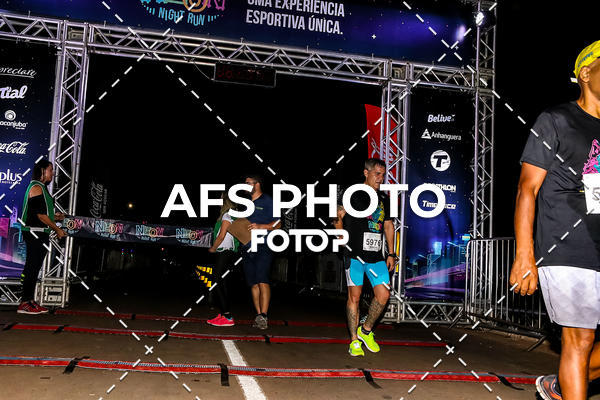 Buy your photos of the eventNeon Night Run 2019 - Brasilia on Fotop