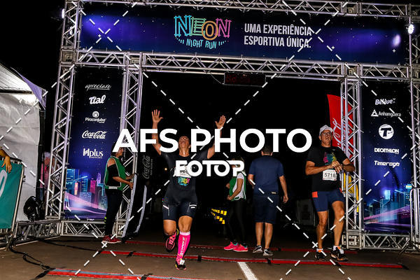 Buy your photos of the eventNeon Night Run 2019 - Brasilia on Fotop