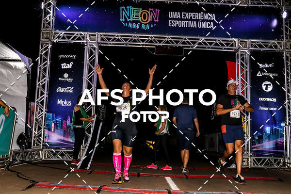 Buy your photos of the eventNeon Night Run 2019 - Brasilia on Fotop