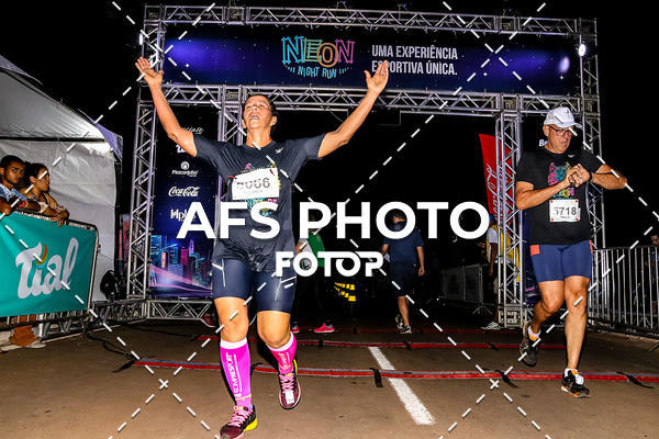 Buy your photos of the eventNeon Night Run 2019 - Brasilia on Fotop