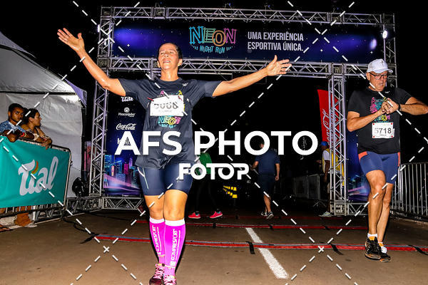 Buy your photos of the eventNeon Night Run 2019 - Brasilia on Fotop